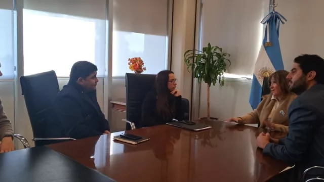 Impulsan propuestas para implementar educación financiera en los diferentes niveles educativos de la provincia