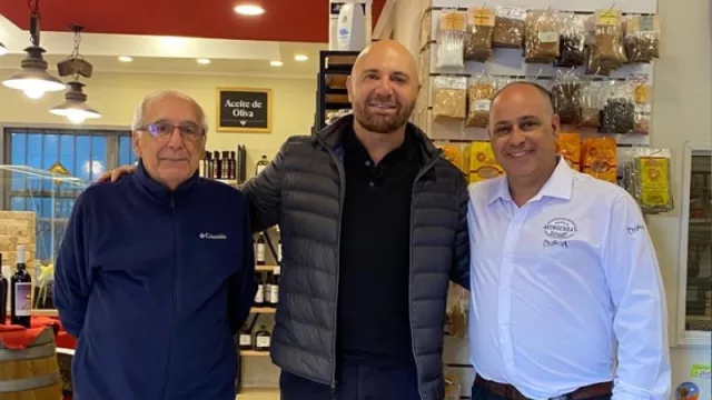 Germán Martitegui visitó la fábrica de dulces Profecía (y degustó los dulcecitos de membrillo)