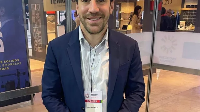 “La recuperación económica es heterogénea: algunos sectores lo hacen en V, otros en U y el riesgo de quedarse en una L” (mano a mano con Santiago Bulat)