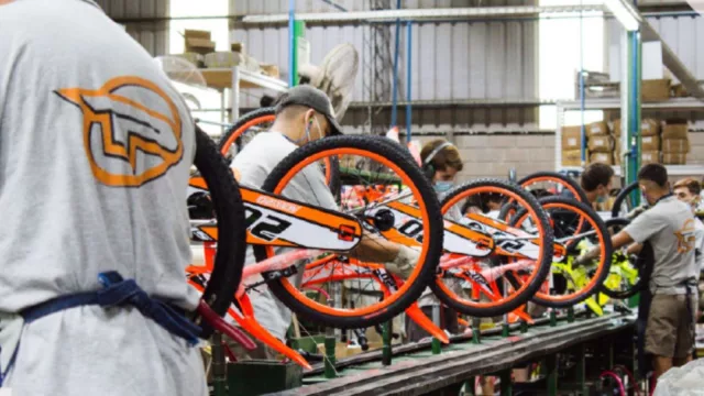 Bicicletas, motos eléctricas y equipos GNC: el Gobierno lanzó un nuevo programa para comprar con financiamiento