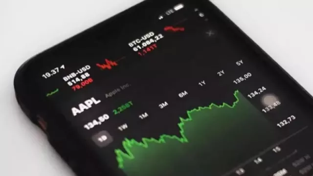 Identifican una estafa financiera a gran escala de tipo 'matanza de cerdos' desde las tiendas de Google y Apple