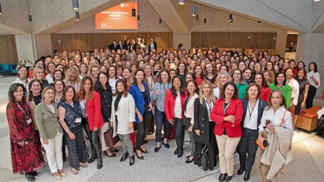 Santander lanza las ediciones locales de su SW50 para identificar a las 50 mejores directivas (de 11 países)