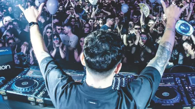 Llega un marciano al Velódromo Vicente A. Chancay