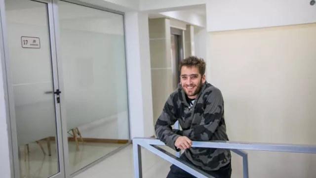 Leopoldo Bravo: de la carpintería de aluminio a la política (el futuro de un empresario comprometido)