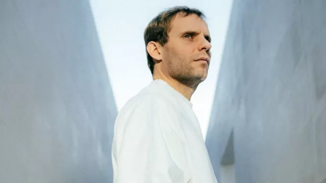 San Juan recibe el 2025 con la energía de Juan Hansen en Quattro Club Summer