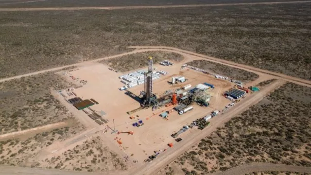 Figueroa reestructura los cargos que definen la infraestructura de Vaca Muerta