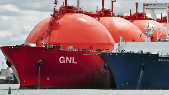 YPF firma acuerdo clave con India para exportar Gas Natural Licuado de Vaca Muerta