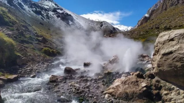 El poder del calor terrestre: los géiseres de Neuquén como recurso energético y turístico