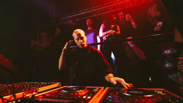 Fiesta asegurada: Eli Brown llega a Quattro Summer Club con su techno demoledor