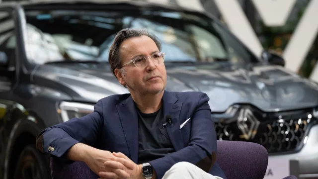 Qué son los locales RNLT de Renault y dónde va la marca que pasa de vender volumen a vender valor (la apuesta a Gabriel Sabatini y Franco Colapinto)