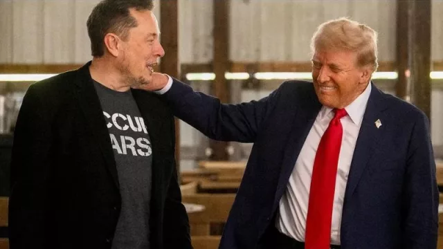 Trump respalda a Musk en medio del boicot, y dice que va a comprar uno a precio normal