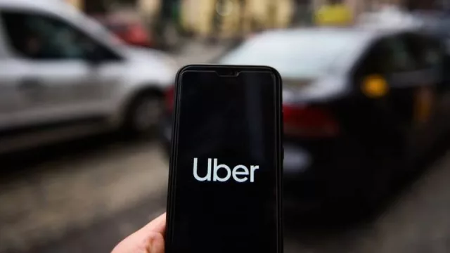 Los particulares usan Uber, las empresas se montan a un Cabify (en 2024 fueron y volvieron 100 veces a la Luna)