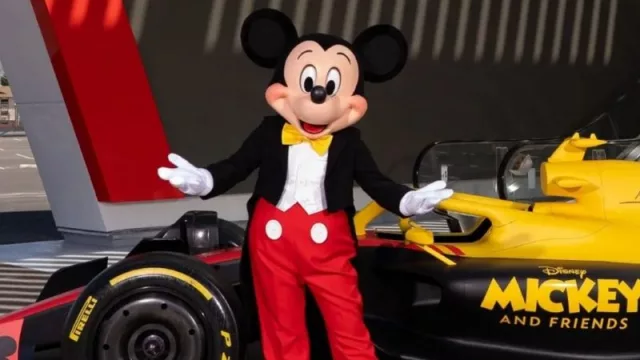 Mickey al volante: cómo el crossing Disney & F1 revolucionará el marketing deportivo global en 2026