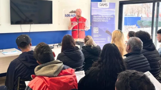 Capacitación con impacto: 20 vecinos de Calingasta se formaron en el manejo de drones (y el programa llegará pronto a Barreal)