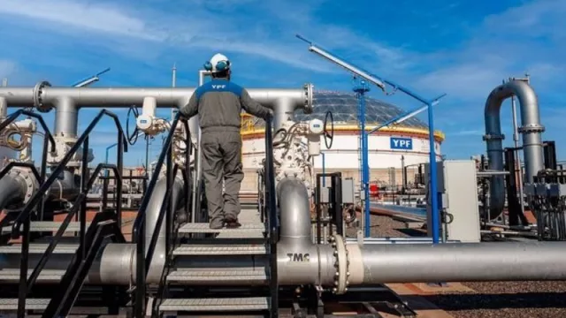 YPF adquiere dos yacimientos estratégicos de Total en Vaca Muerta