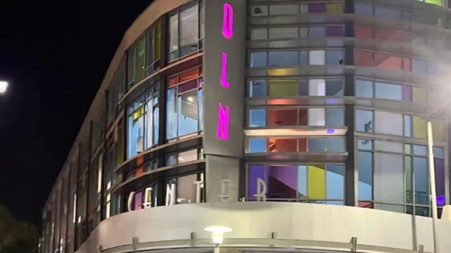 El cierre del Regal Cinema en Lincoln Road: síntoma de la revolución 6.0 en la economía de la atención