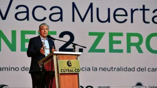 Rolando Figueroa pidió exportar gas y petróleo con menos emisiones desde los puertos patagónicos