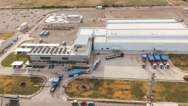 San Juan acelera su industria solar: llegó la laminadora que permitirá fabricar paneles locales