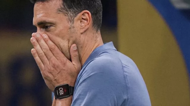 Garmin y el ingenio para publicitarse orgánicamente en la Copa Mundial de la FIFA (el reloj de Scaloni tras el gol de Enzo Fernández)