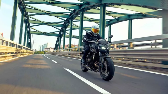 Kawasaki renueva la Z650 S con más tecnología y una imagen más agresiva (68 CV y control de tracción)